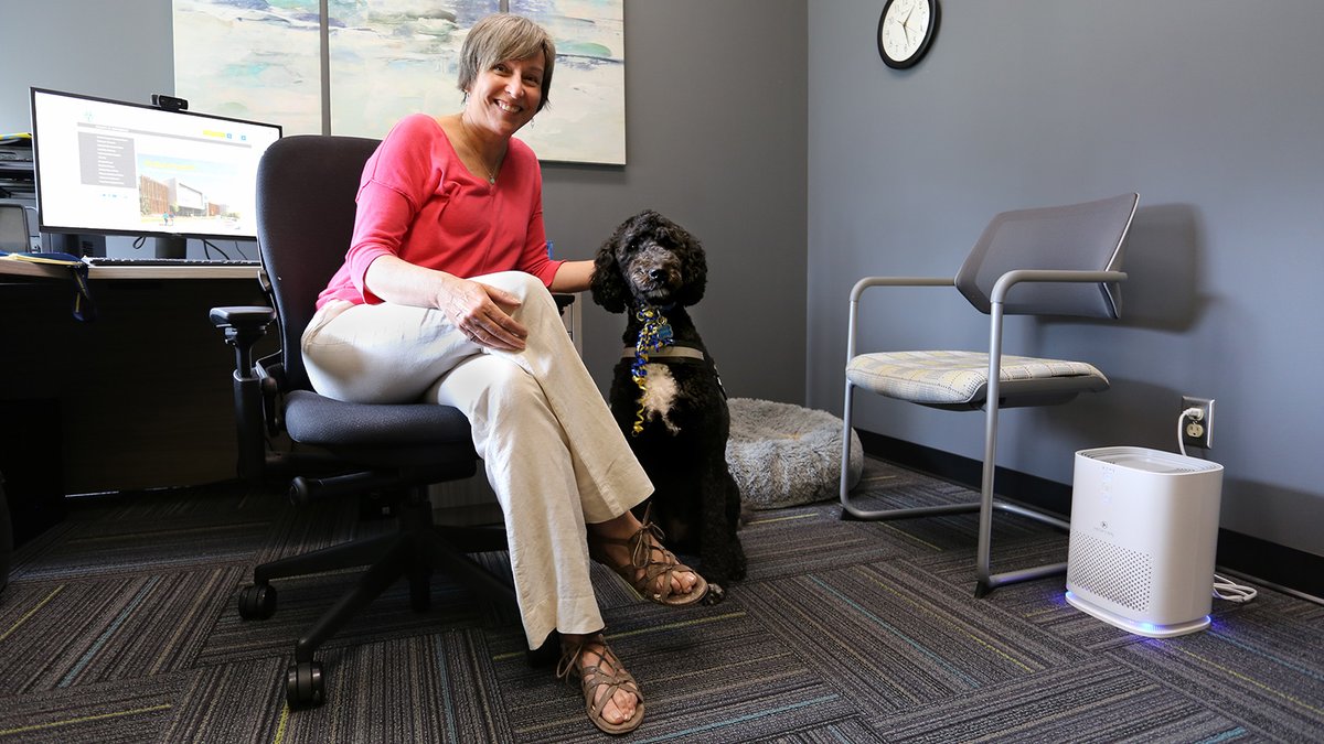 Clinical therapist Giselle St. Louis and partner, Winnie the therapy dog, form a dynamic duo that assists #UWindsorENG students with #mentalhealth and #wellness as part of counselling services in #engineering Wellness office.

More 🐾 bit.ly/W1nnie

#UWindsorProud