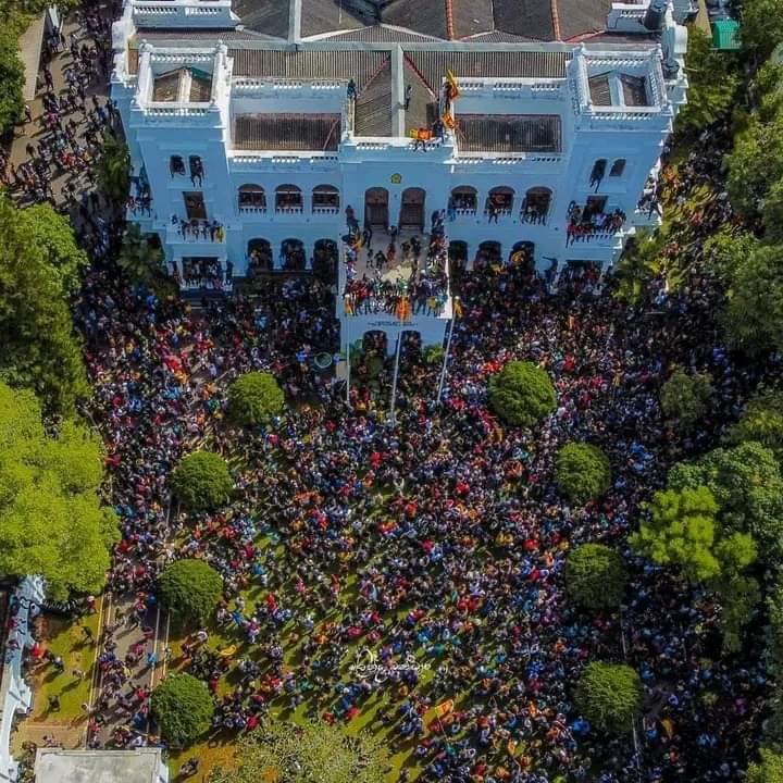 illlham_99's tweet photo. The power of the People is STRONGER than the People in power.
🇱🇰🔥
#SriLankaToday 
#SriLankaProtest
#GoHomeGota2022 
#GoHomeGota 
#GoHomeRanil https://t.co/fJ9nn8odkE