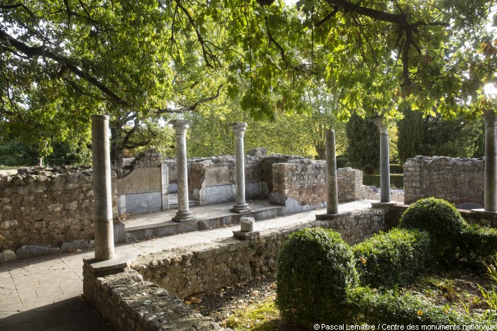 leCMN's tweet photo. Vous avez trop chaud ? 🥵
Il y a plus de 2000 ans, les Romains se rafraîchissaient au « frigidarium », la partie des thermes où l'on pouvait prendre des bains d'eau froide. On en trouve d’importants vestiges à #Montmaurin en @HauteGaronne : https://t.co/z7HD8Gzj0h https://t.co/NPLOjrT3gc