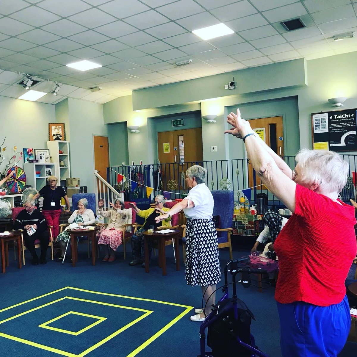 ACEastbourne's tweet photo. Our Day Club are having a nice Tai Chi session with @tinahunghkg good for body and mind 👍💪🙂❤️

#exercise #charity #community #taichi #health #mentalhealth https://t.co/Se7YiCrvrS