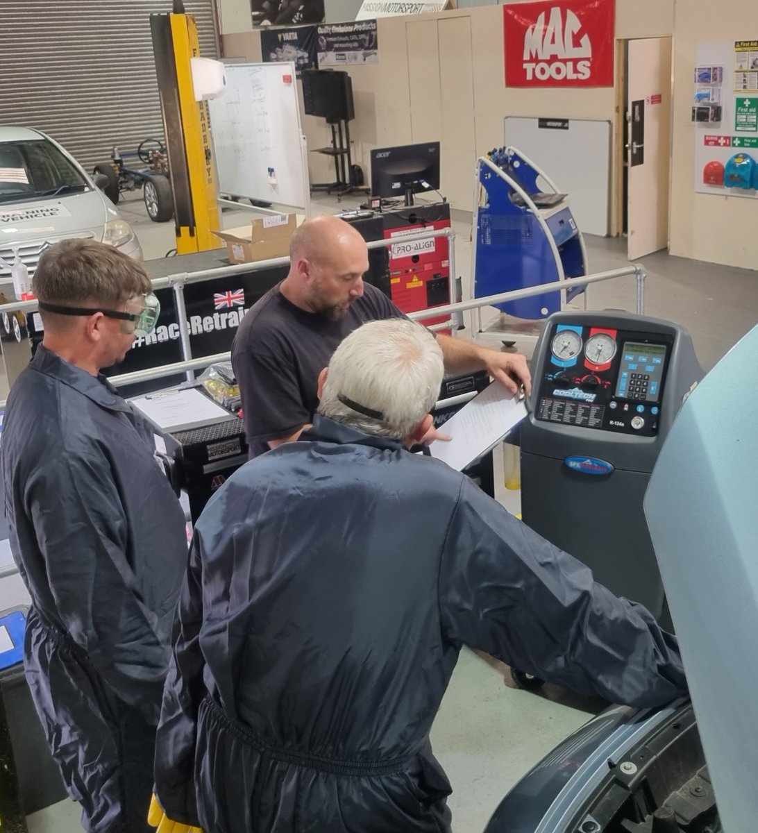 Missionmotorspt's tweet photo. 📢We're thrilled to have launched our @The_IMI Level 3 Award in #Automotive Refrigerant Handling course. As a @CTPinfo approved supplier, #ServiceLeavers & #Veterans can fund their studies using their #EnhancedLearningCredits & #ResettlementGrants.
🔗https://t.co/95CgpfNKKQ https://t.co/KOslEFxcVM