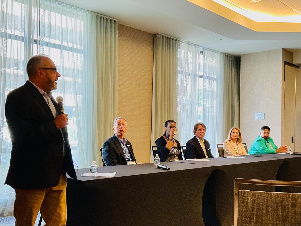 MobileLabCo's tweet photo. Amazing first day at the MLC Conference! Let's gooo, day two! What are you most excited about? #mobilelabcoalition #mlc #mlcconference #STEMlearning #extendededucation #STEMconference #mobilelabcommunity #educators #mobilestem https://t.co/GucWCXU1xA