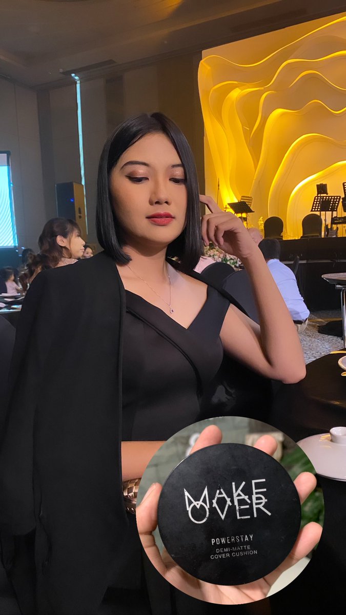 heraldha's tweet photo. This look is the result of the magic cushion from @makeoverid ! Im using the powerstay series, shade N20, Ivory. Go get your perfect shades now! https://t.co/AOZ00FEnmw