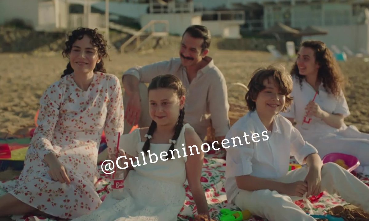 Ayse_oficial's tweet photo. #InocentesFinal Colorin colorado, la historia de Safiye, Han, Gulben y Neriman ha terminado. Gracias a nuestros seguidores por acompañarnos en esta aventura y evolución de cada uno de los personajes. Gracias @Safiye_Inocent @NerimanDerenog por ser mis hermanas de rol 💟!! https://t.co/BOKGMaCfky