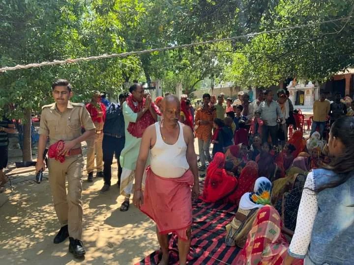 ratnakarvindhya's tweet image. आज लंका कि पहाड़ी स्थित कुटिया दुखहरनी माई की मंदिर पर शिव चर्चा एवं भंडारा तथा लोहंदी स्थित  श्री राजू यादव जी के यहां श्री साई धाम में भण्डारा कार्यक्रम में सम्मिलित होते हुए  साथ में श्री राजेश अग्रवाल जी रहे।

@BJP4India @BJP4UP