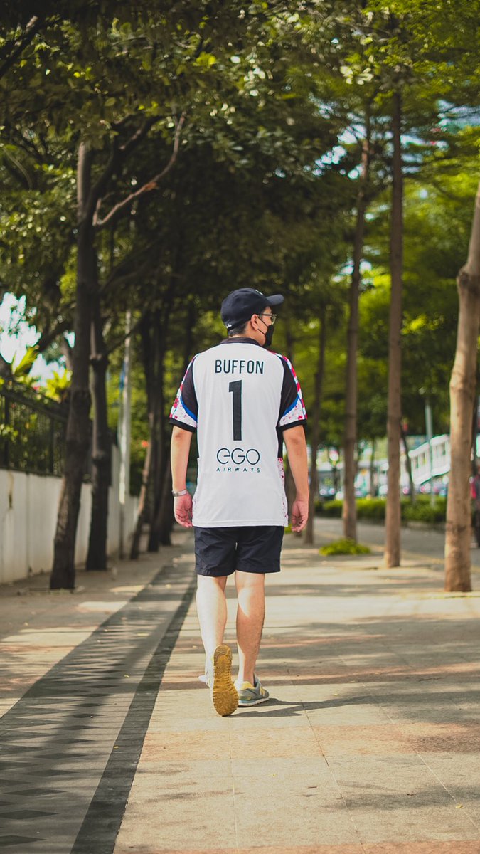 KitKulture's tweet photo. Suka ditanya emang gak khawatir kalo pake jersey terus kena noda pas jalan”?

Ya kalo jerseynya putih jujur aja sih level of anxiety nya 😱😖🤯😰🥶 https://t.co/tF60NdebuK
