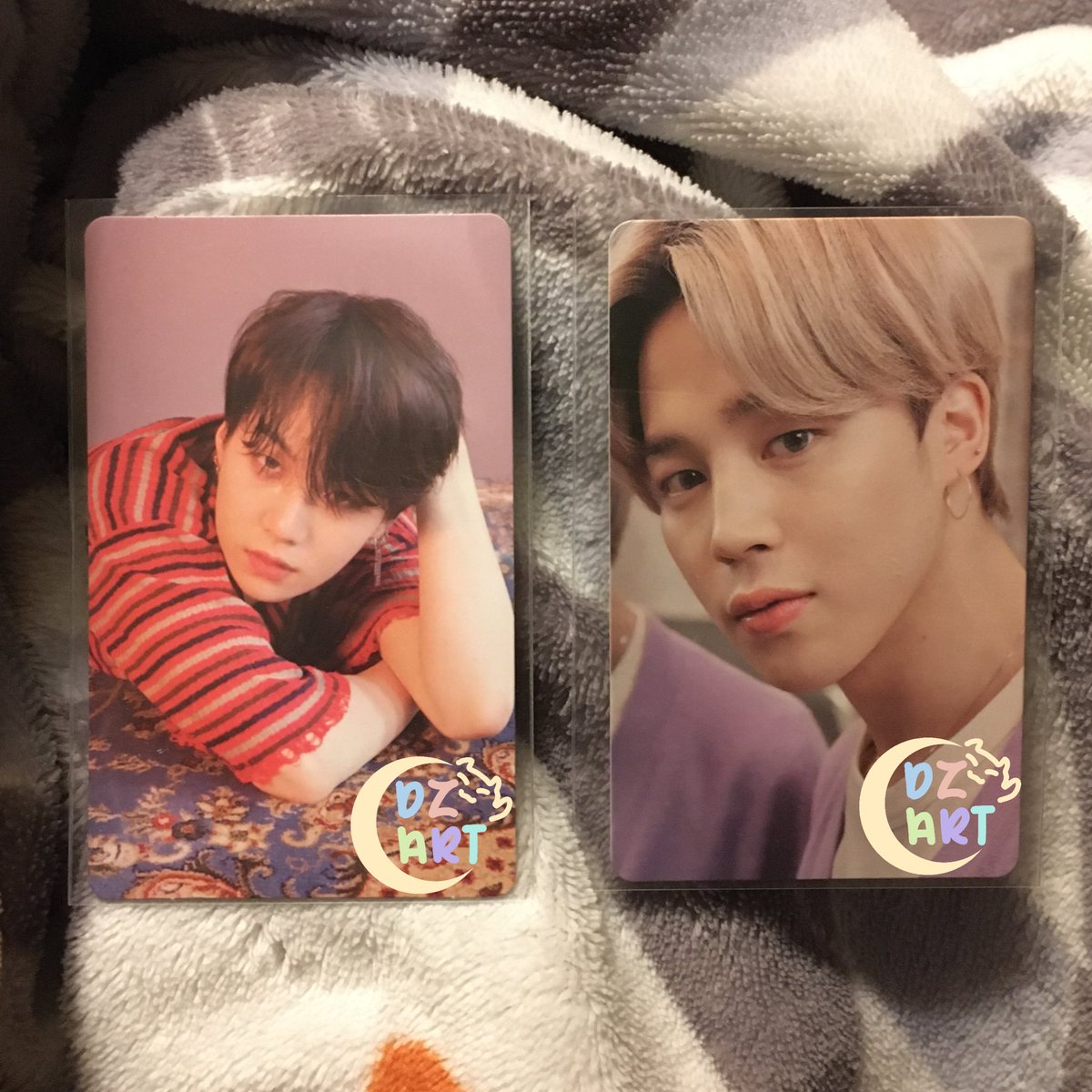 cdzcart's tweet photo. ˗ˏˋ #cidisells .ᐟ ˎˊ˗

wts lfb ph 𓄳 ₱610 set + pf + lsf

𓏔 prio payo / 2 days res
𓏔 onhand, both in good condi 
𓏔 rcbyt : https://t.co/t2HEzwYVGp

dm / reply to claim.

# bts yoongi love yourself ly tear ver o jimin samsung s20 pc photocard https://t.co/VwGh9yERTY