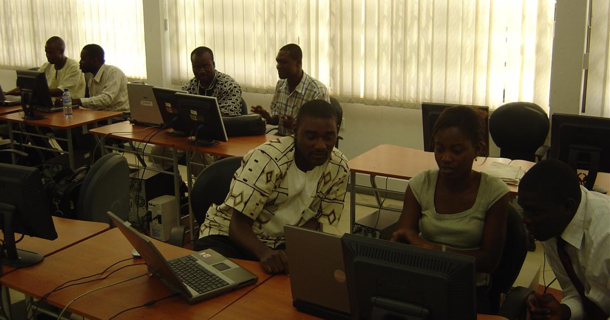 MYBISA's tweet photo. NEW: Watch @RISjnl Best Article Winner @tiekutom (@westernuIR) in discussion with @martincoward 

‘The Legon School of International Relations' explores IR at University of Ghana from 1960s

https://t.co/4ai9JHCbT8

Read it FREE thanks to @CUP_PoliSci: https://t.co/vzxXKtOoK1 https://t.co/HVTfUfTCDe