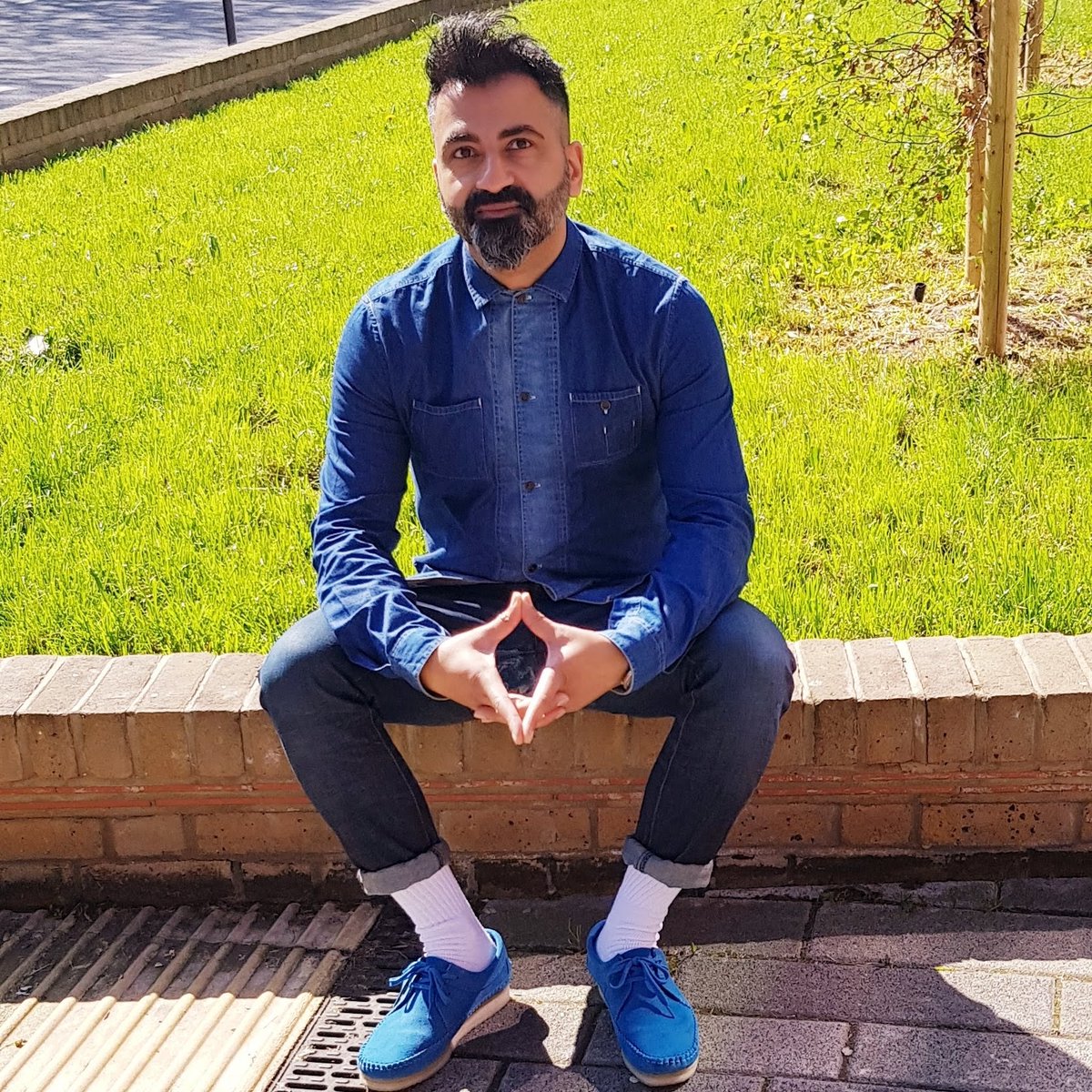Laks_Mann's tweet photo. "Aim to be the person you were born to be!"
My @itgetsbetteruk blog, a world where #LGBTQ+ youth are free to live equally &amp; know their worthiness &amp; power as individuals.
I never had relatable stories/role models growing up, now I pay-it-forward, next gen

https://t.co/0OTzHQWANH https://t.co/MVDepBTZMK