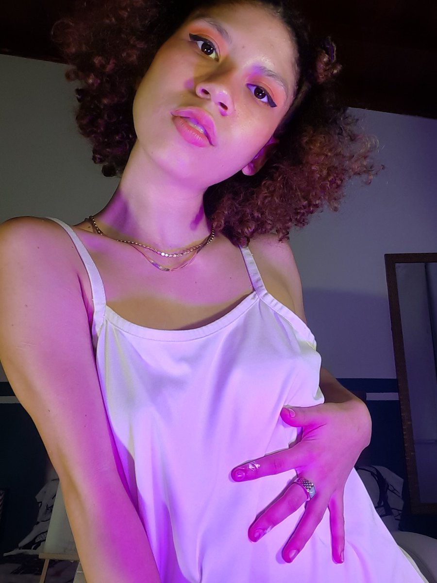 jessabelle_ss's tweet photo. I feel good #petite #DaddysBabyGirl #CamGirls2020 #cute https://t.co/KNvois58kN