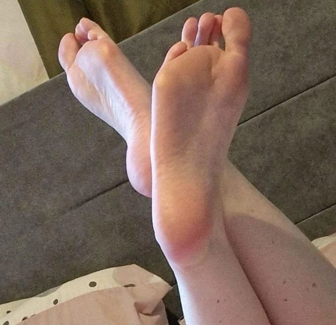 The pose 🦶😍 feet orders please don't waste my time asking for a fee payment before receiving the money<a href="/tag/feet"class="tags"><span>#feet</span></a><a href="/tag/toes"class="tags"><span>#toes</span></a><a href="/tag/feetworship"class="tags"><span>#feetworship</span></a><a href="/tag/thepose"class="tags"><span>#thepose</span></a><a href="/tag/feetfinder"class="tags"><span>#feetfinder</span></a>