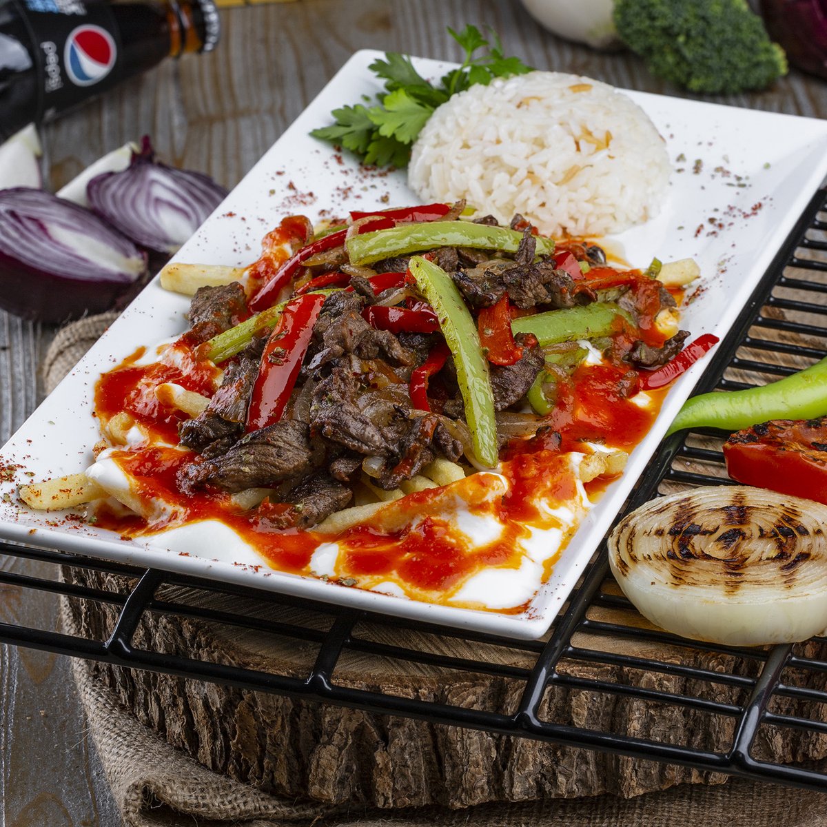 Hoşbeş'in lezzetli yemeklerinden Çökertme Kebabı...

Zengin menüsü ve lezzetli yemekleriyle Hoşbeş seni bekliyor! ☺

Sipariş Hattımız: 0462 223 29 41