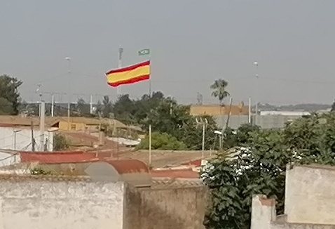 enferbodoke's tweet photo. Andalucía. Huelva. Barrio deprimido, donde por la noche brotan banderas...
#MeteoritoYa https://t.co/zZXNxYfo1s