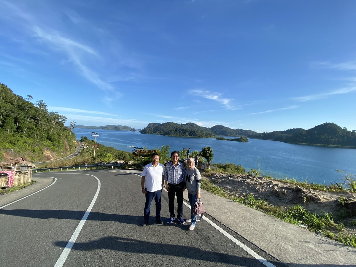 yurdi_yasmi's tweet photo. West Sumatra - a province in Indonesia where I am from. What do you think?
#indonesiacantik #sumbar #mandeh #NatureBeauty #sustainability https://t.co/Jq77nCDyuQ