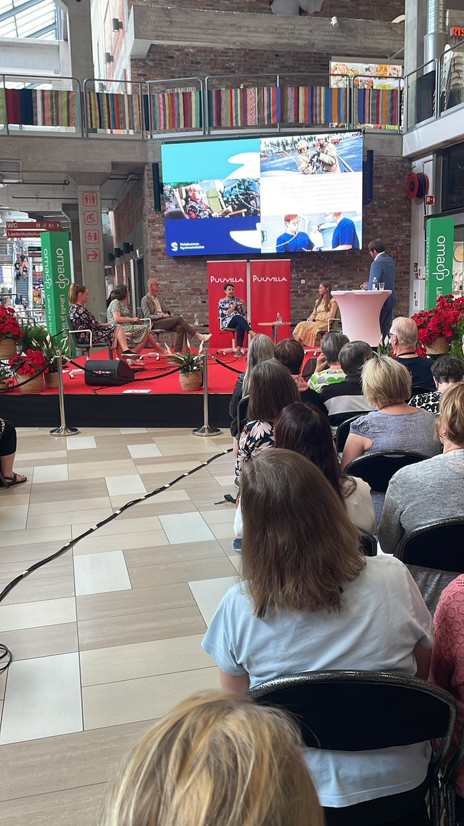 KRuohonen's tweet photo. "Mistä saan jatkossa hoitoa ja turvaa Satakunnassa?" Tärkeä nosto: nuorten mielenterveyspalvelut jatkossa, voisiko digipalveluista olla apua?
#sataha #SuomiAreena

Tärkeä keskustelu käynnissä parhaillaan Puuvillassa. Upeaa asua Porissa varsinkin tällä viikolla. https://t.co/BgLMOqfoKN