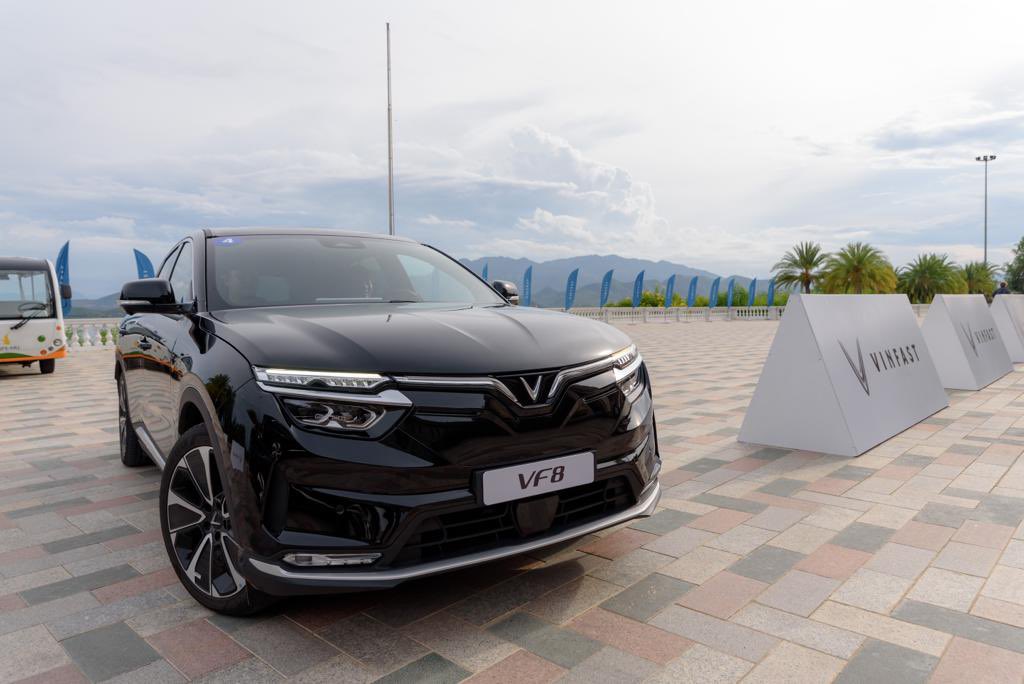 charlottevolant's tweet photo. #Vinfast n’a rien d’une start-up peuplée de hipsters barbus. Il s’agit de la nouvelle filiale automobile du plus puissant groupe privé du pays
Lire mon article Vinfast VF8 ici —> https://t.co/crRLJuSagK https://t.co/xGjf0XaciC