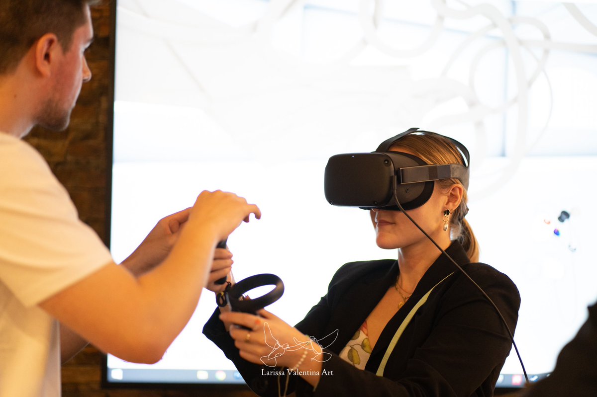 LarValArt's tweet photo. Here are some pictures from the physical NFT Exhibition I organized in April! With two workshops by Ricardo de la Vega from Milan and game designer Thierry Perrig, where the audience dove into the metaverse world with VR glasses! Ask me anything in the comments below🫶 #nft #art https://t.co/Q42rZwdnPr