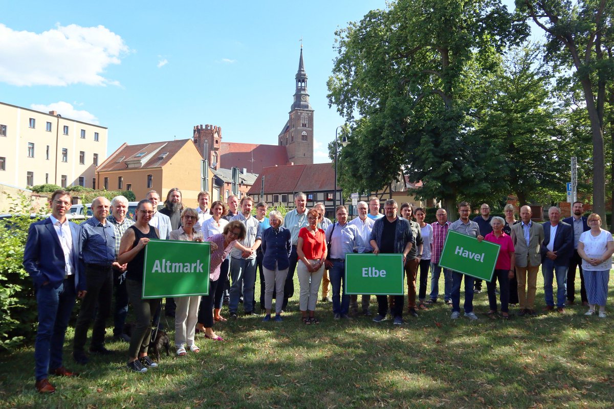 LandLeute's tweet photo. Es war sehr spannend, aber die neue #LEADER-Familie in der #Altmark steht. #altmarkelbehavel 
https://t.co/MbGIBqNPch https://t.co/1PbrazOGBF