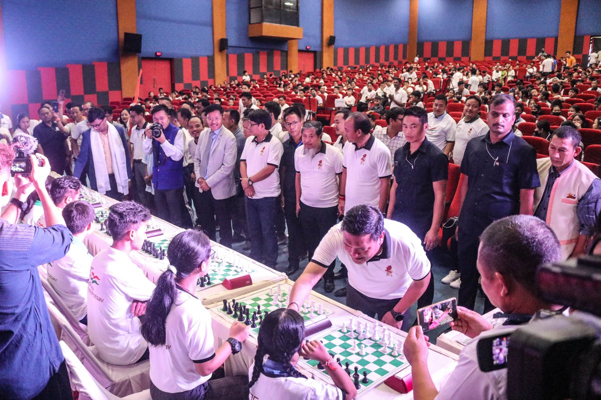SportsDept_GoAP's tweet photo. CM @PemaKhanduBJP  received the first-ever Chess Olympiad Torch Relay from Grandmaster 
@MitrabhaGuha  in presence of Hon Sports Minister Shri @NatungMama  
#india4chessolympiad https://t.co/WKa3u0BFE2