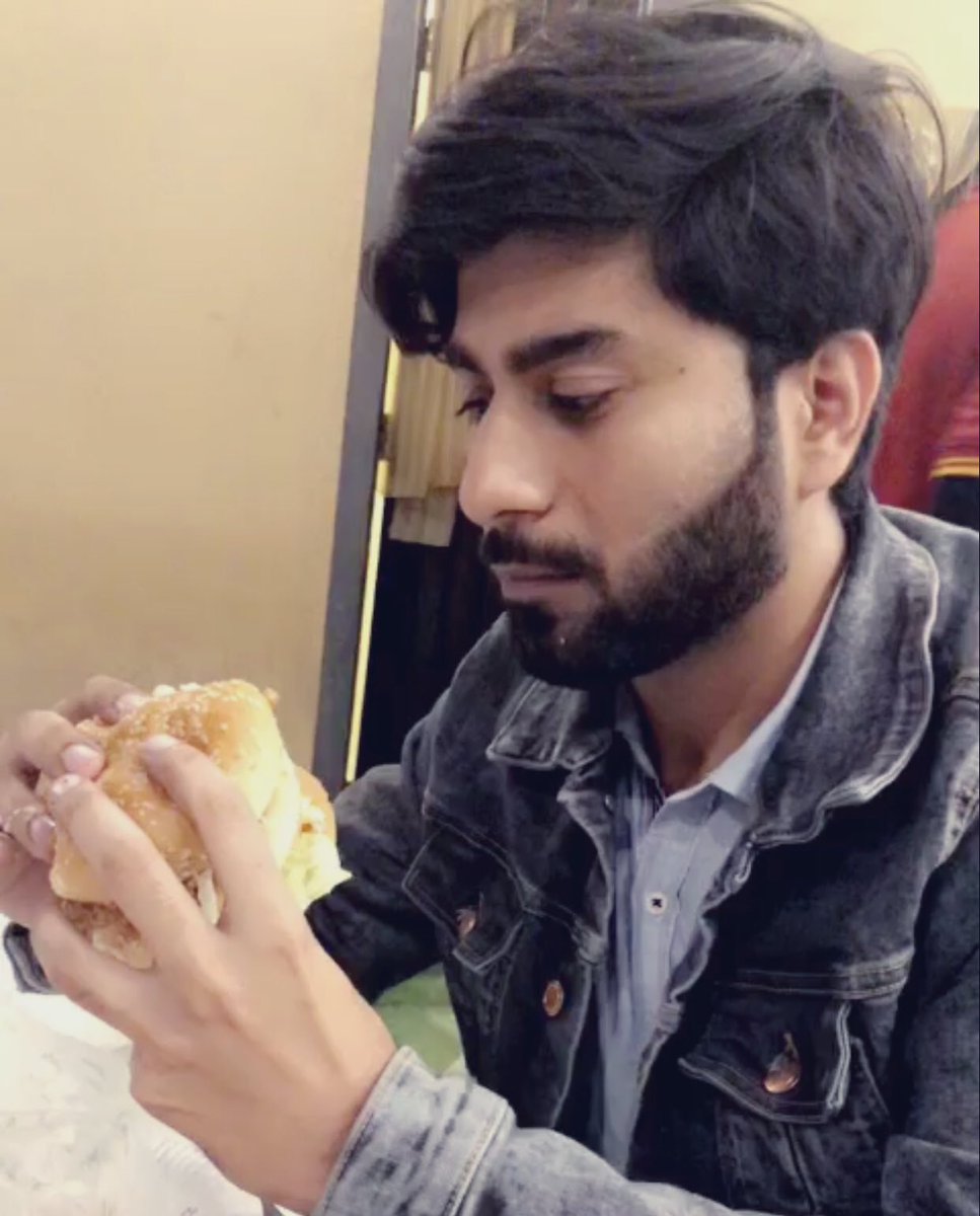 eccedentiasist's tweet photo. Keep calm cuz it’s the birthday of most foodie person..😂🤪
#muneebs_BDay 
#few_hours_left 😉🥳 https://t.co/Zswax4h3BK