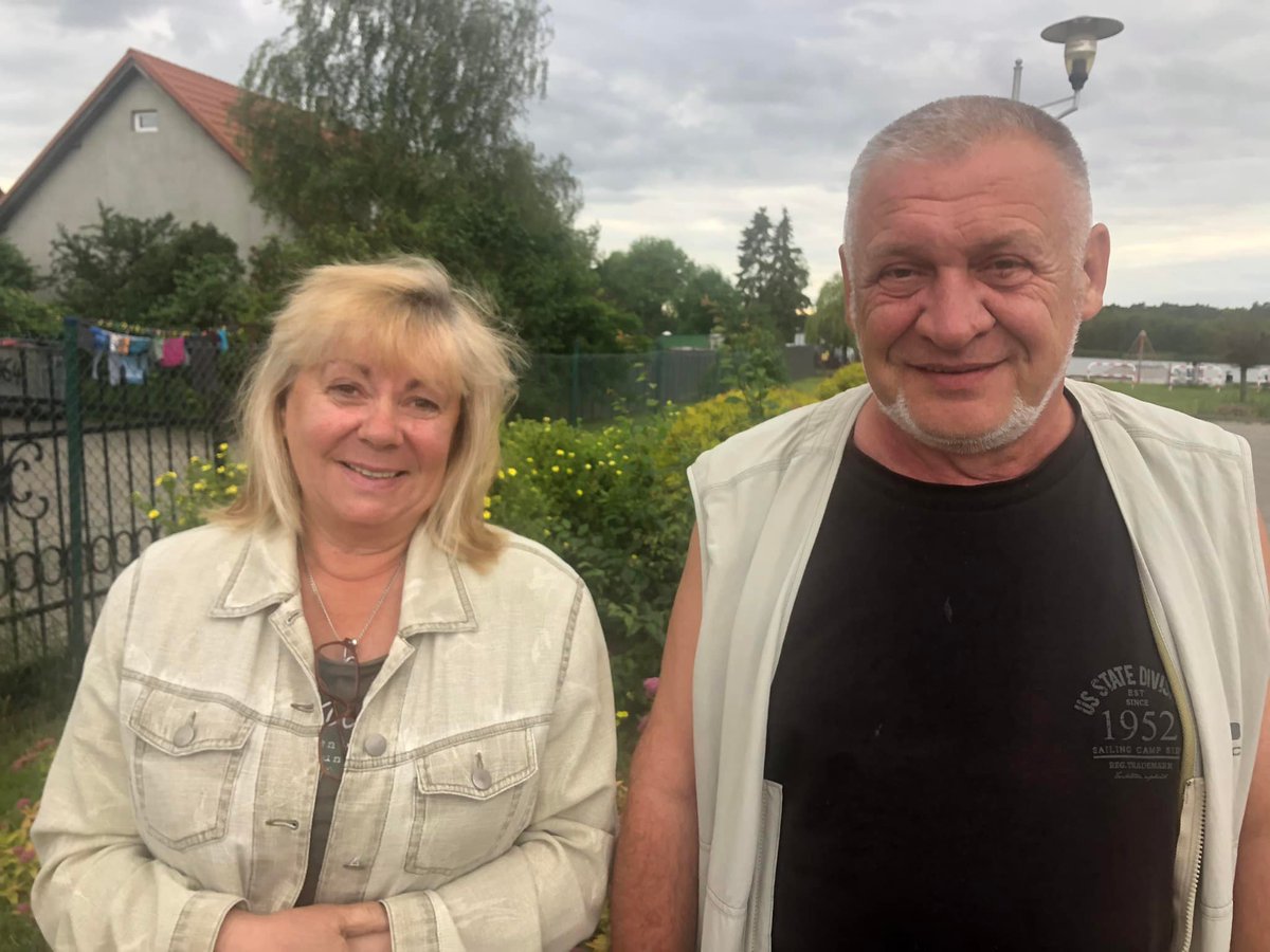 Ukraine_H_Hub's tweet photo. Lena and Viktor (62) hid for two months in their basement avoiding the Russian bombings in Ukraine.

They now have no home, no money and their only son is currently in the USA. 

We hope to reunite them with their son and you can help through donating to UHH.

#Ukraine https://t.co/OvRFz2EOXZ