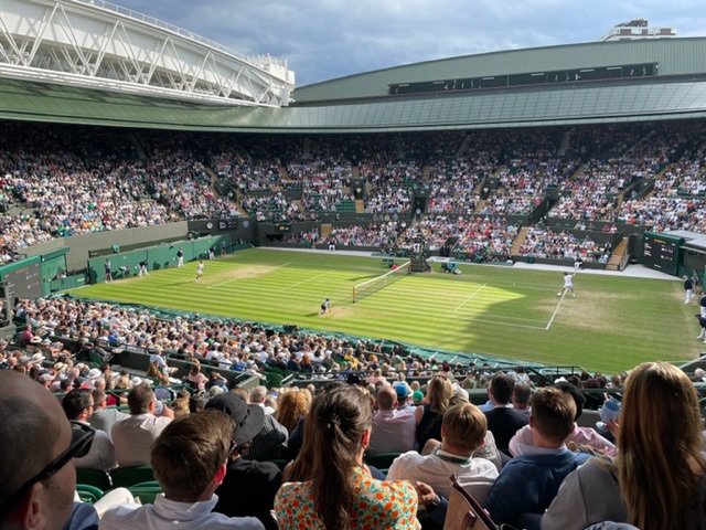 utl_group's tweet image. Such a great day at Wimbledon last week! Who doesn’t love a bit of tennis in the sunshine 🌞 

#Wimbledon #Tennis #DayAtWimbledon #UTL #StaffOuting #UTLGroup