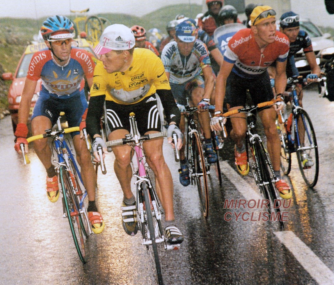 Miroir2Cyclisme's tweet photo. Le maillot jaune de Jan Ullrich en péril dans la montée du col du Galibier. Marco Pantani est loin devant (Tour 1998)
#JanUllrich's yellow jersey in danger on the climb to the Col du #Galibier. Marco Pantani is far ahead (#TDF1998)
📸 Presse Sport
#TDF #TDF2022 #cycling https://t.co/QGTjb4cVLq