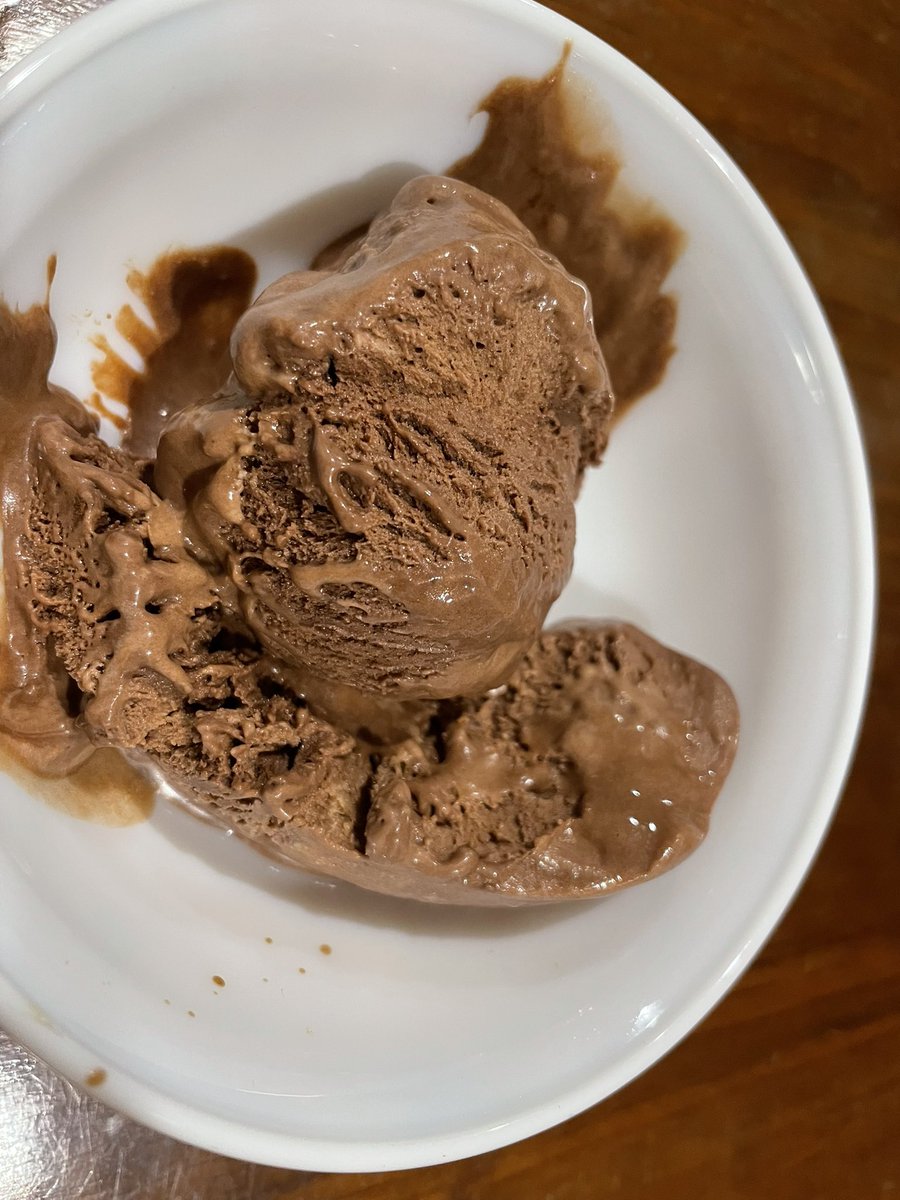 readingrsmind's tweet photo. Today the 14yo made chocolate ice cream at home! Yaar, this is definitely not helping with my non-existent weight loss plans! #Rsisms #KidCooking #icecream #Holidays https://t.co/8ia99kgxDo