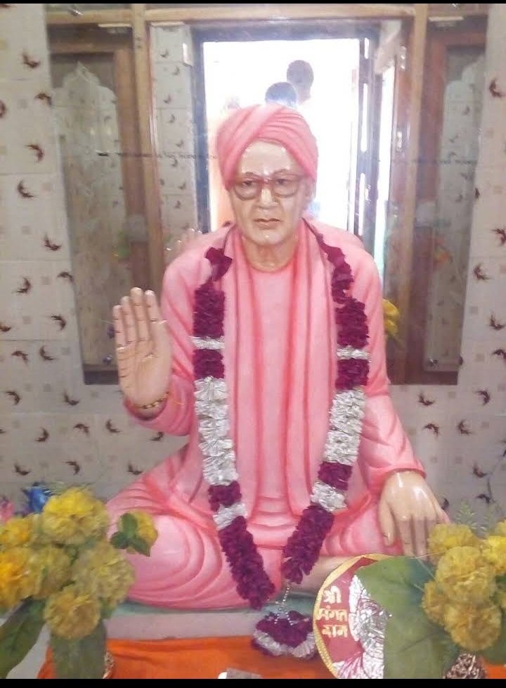 GautamkumarRat7's tweet photo. परम पूजनीय श्री श्री 108 मंगत दास जी महाराज को गुरु पूर्णिमा पर मेरा शत शत नमन हजारों करोड़ों पुण्य करने के बाद भी ऐसे गुरु नहीं मिलते संसार में गुरु से बड़ा कोई नहीं होता https://t.co/GsPyvpemjp