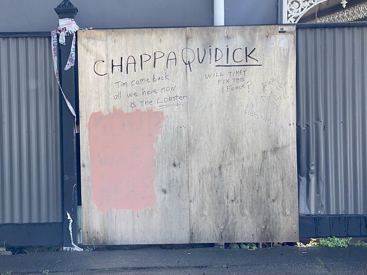 aaronsmith's tweet photo. Tim Smith fence update. 

It's more than 250 days since Tim Smith careered through this fence, at nearly 3 times the legal limit, and this is what it looks like as of a few hours ago.

I find it very difficult to reconcile Tim's general mouthiness with his obvious hopelessness. https://t.co/ykD8SMbuK6