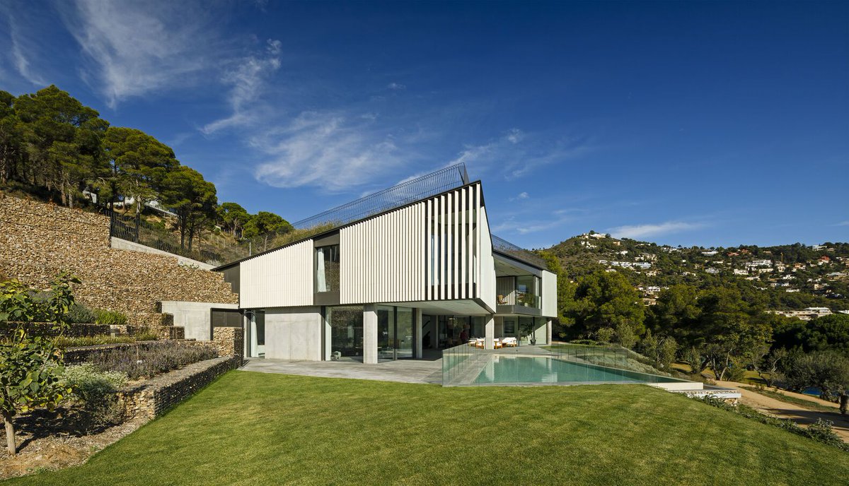 ArchDaily's tweet photo. Happy House in Begur / SALA FERUSIC Architects #Spain
#Architecture #InteriorDesign #ResidentialArchitecture https://t.co/bTre1KK0yM