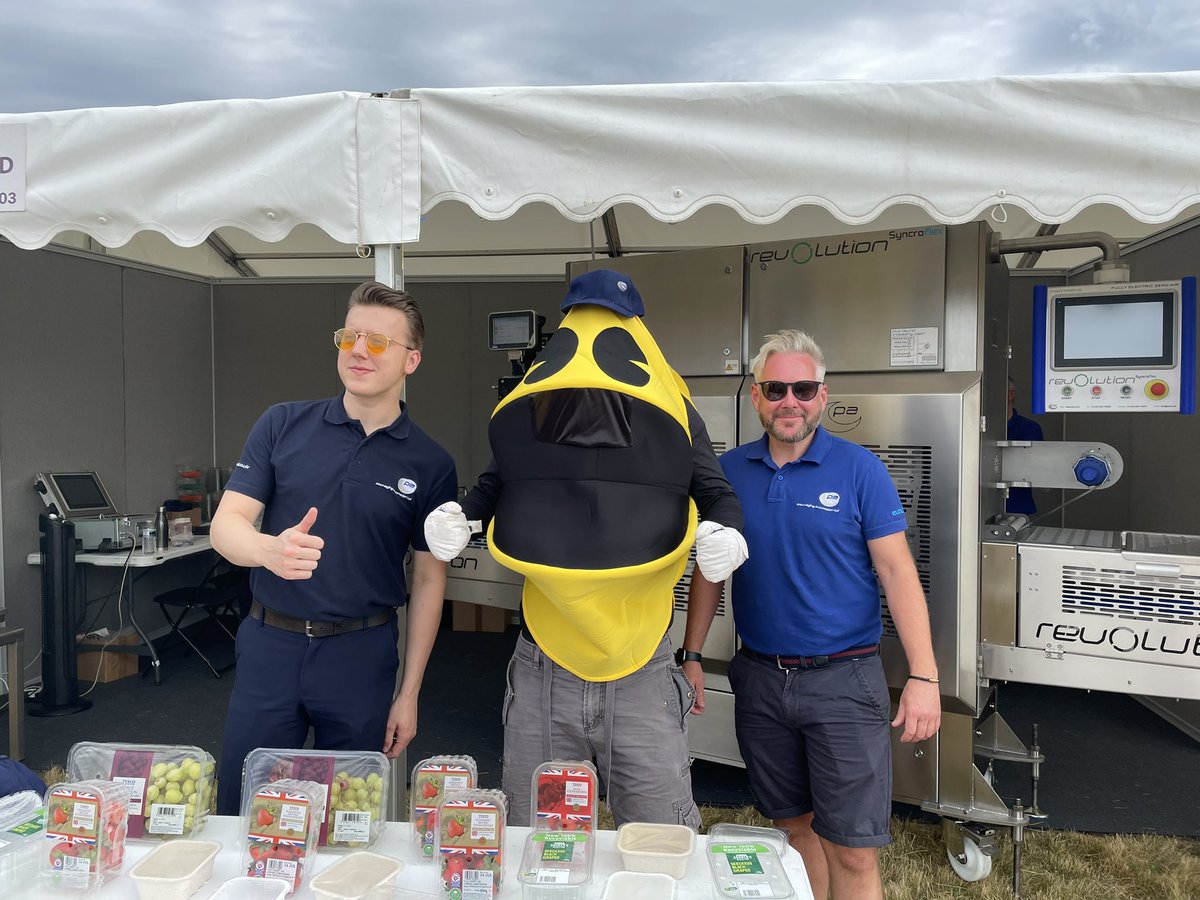JamesHuttonLtd's tweet photo. Pac Man swinging by to say hi to @packauto at @FruitFocus Have you spotted Pac Man yet?? Let us see your pics if you have! https://t.co/MM3NKBsxVU