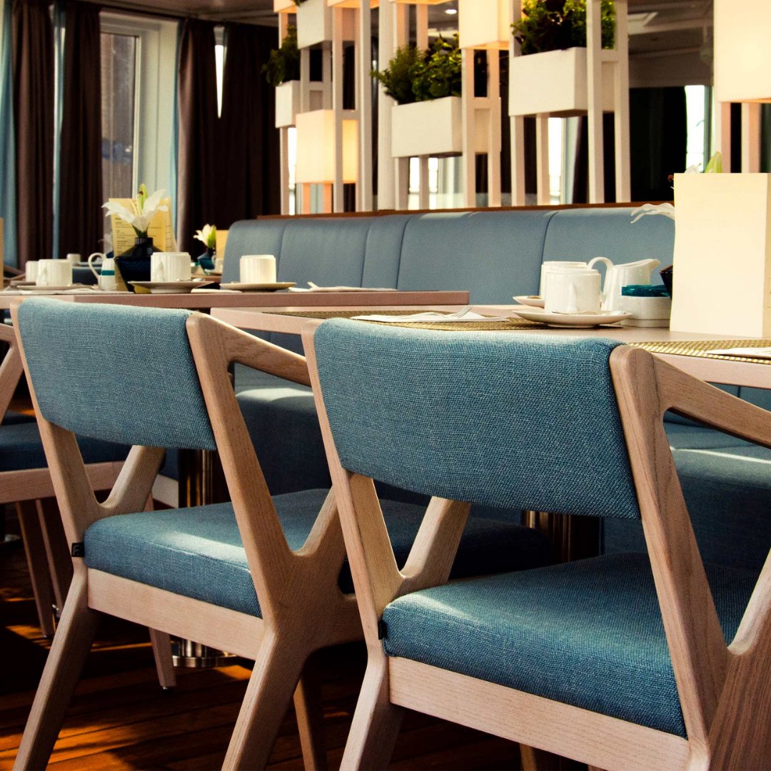 MorganSeating's tweet photo. Travelling the world on the MS Amera, are a number of Morgan collections. Showcased are an array of Havana dining chairs, a number of Soho swivel lounge chairs and a mixture of Metro lounge chairs and Hampton sofas in contrasting fabrics. 

Take a read: https://t.co/zmdHnvZdiG https://t.co/ItZ13kWsyg