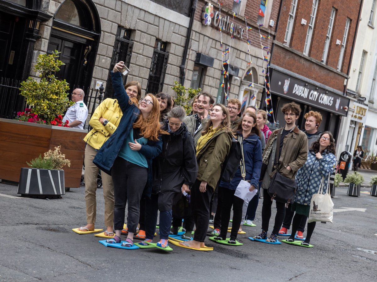 AbbeyTheatre's tweet photo. Last week we opened #05Fest with Midnight Run ⚡ Taking its participants on an adventure to celebrate the nocturnal life of Dublin, the run was hosted by @InuaEllams and featured artists Michelle Browne, Rhona Byrne & Macdara Yeates. Take a look at what went down ✨
📸 Ste Murray https://t.co/NLakgIaL4U