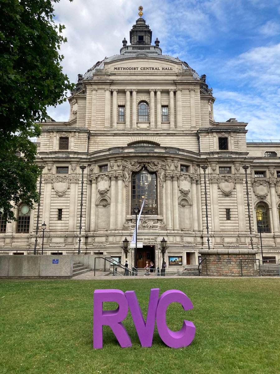RoyalVetCollege's tweet photo. π RVC Graduation 2022 #RVCgrad22
π©Ί BVetMed, FdSc Veterinary Nursing, BSc Veterinary Nursing - Class of 2022 Graduation Ceremony
π₯ 10:30 Live stream on YouTube
Watch this morning's ceremony broadcasting live from Central Hall, Westminster.
β‘οΈ Watch: https://t.co/B3lBFU8VcD https://t.co/hhcTrQYw1v