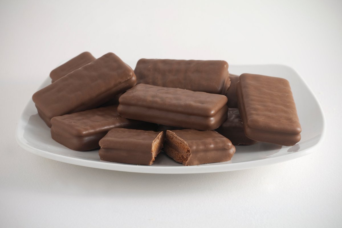 D_D_C_1's tweet photo. #FirstWorldProblems
I love the #heat 🌞
I love a #JaffaCake with my #coffee ☕️
But I do wish I had some #Australian chocolate right now!
It just doesn't melt so quickly:
https://t.co/SDVMCp9Fef
Via @LowenaHull (I think!)
@ArnottsBikkies #TimTams 😋 https://t.co/mXoZY7nmgv