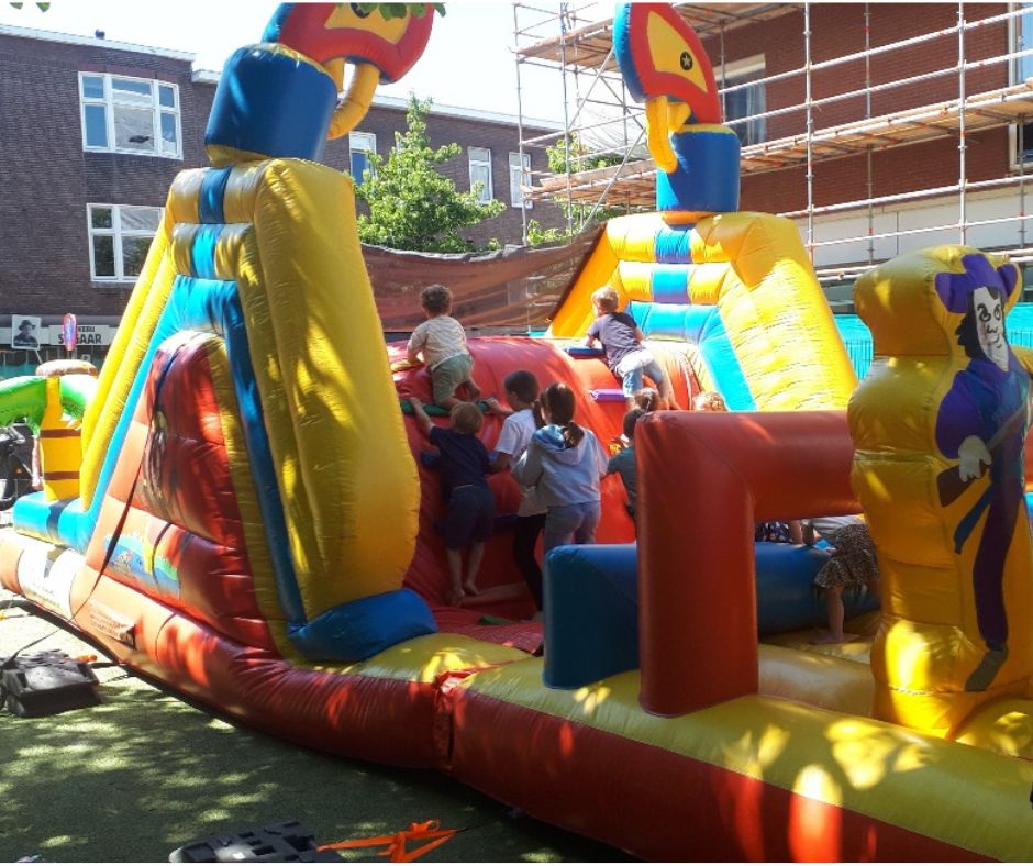 Kijk voor een impressie van het meer dan geslaagde Zomerfeest op het Kastanjeplein, op onze Facebookpagina voor de foto's. facebook.com/bomenbuurt/pho…