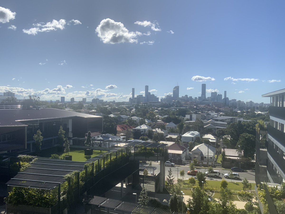 Laura Bain tweet media