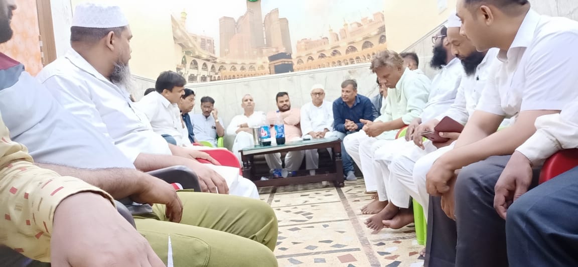 aimim_northeast's tweet photo. आज #MUSTUFABAD #डॉअनवर सहाब #President #KarawalNagar #AIMIM के यहाँ #ईद-उल-अज़हा की दावत रही ऒर #मजलिस के ज़िले में कई अहम् फैसले रखे गये कई नये लोगो ने मजलिस #join करी
Kaleemul Hafeez सहाब #मेरेसदरहीमेरेअमीरहैं
Aimim- All India Majlis-E-Ittehadul Muslimeen https://t.co/HnJ8D3bFlv