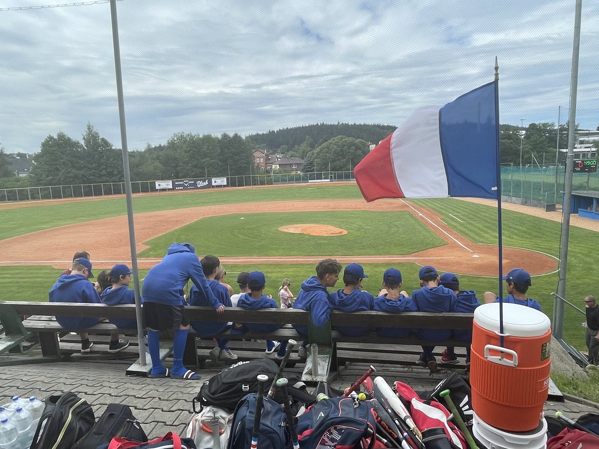 Nos jeunes de l'équipe
PACA dont nos 3 marseillais sont bien arrivés à Jablonec pour la <a href="/littleleague/">Little League</a> Europa &amp; Africa.

⚾️ Playball à 15h face aux Tchèques !

#GoPACA
#GOSUD
#medsbaseball
#europeanbaseball
#littleleague 
#baseball
#villedeMarseille
<a href="/sjibrayel/">Sébastien Jibrayel</a>