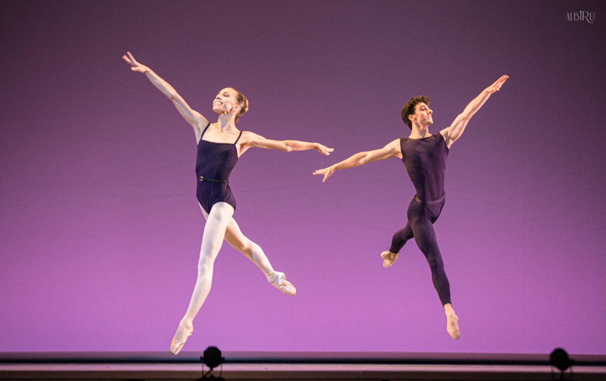 Aún estás a tiempo de disfrutar una cita refrescante en estas tardes de 🌞
¿Dónde? Pues en el <a href="/TeatroZarzuela/">TeatrodelaZarzuela</a>, sorprendiéndote con el <a href="/CNDanza/">CND, Spain</a> y el programa triple en escena hasta el 17 de julio, con <a href="/joaquindeluz2/">joaquin de luz</a> <a href="/marioprisuelos/">Mario Prisuelos</a>, <a href="/manuel_coves/">Manuel Coves</a> y la <a href="/FundacionORCAM/">Fundación ORCAM</a>