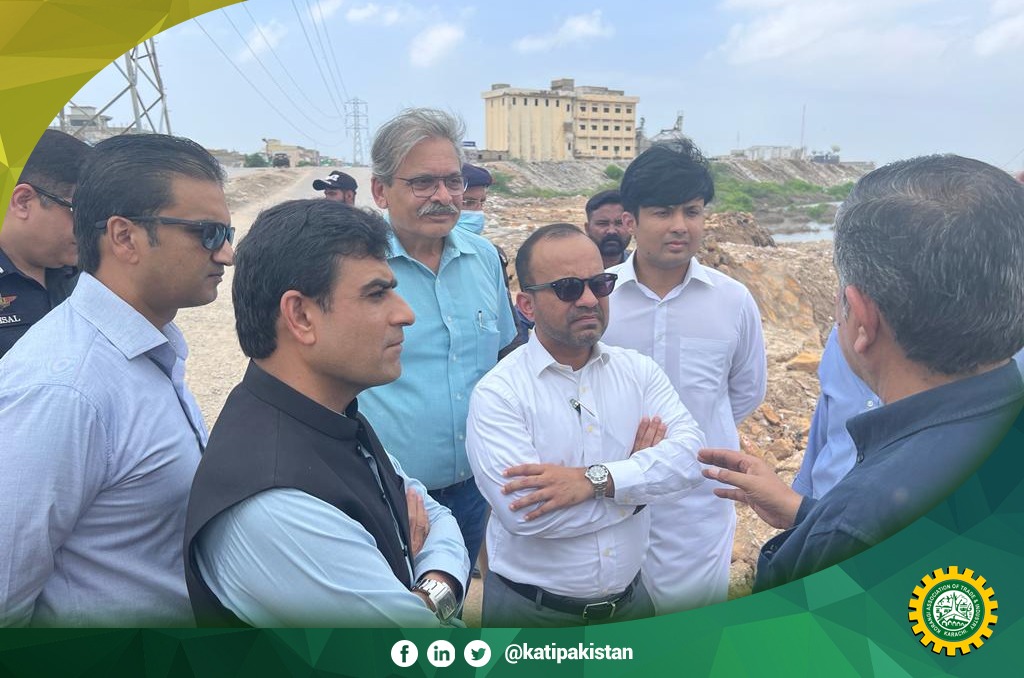 katipakistan's tweet photo. President KATI @Salmanaslam321 has offered his sincere thanks to Commissioner Karachi  Mr. Iqbal Memon on taking immediate action on repairing EBM Causeway. 

#KATI #KorangiAssociationofTradeAndIndustry #korangi #business #Canada #Pakistan #President #community #businessissues https://t.co/YjUCeaFH35