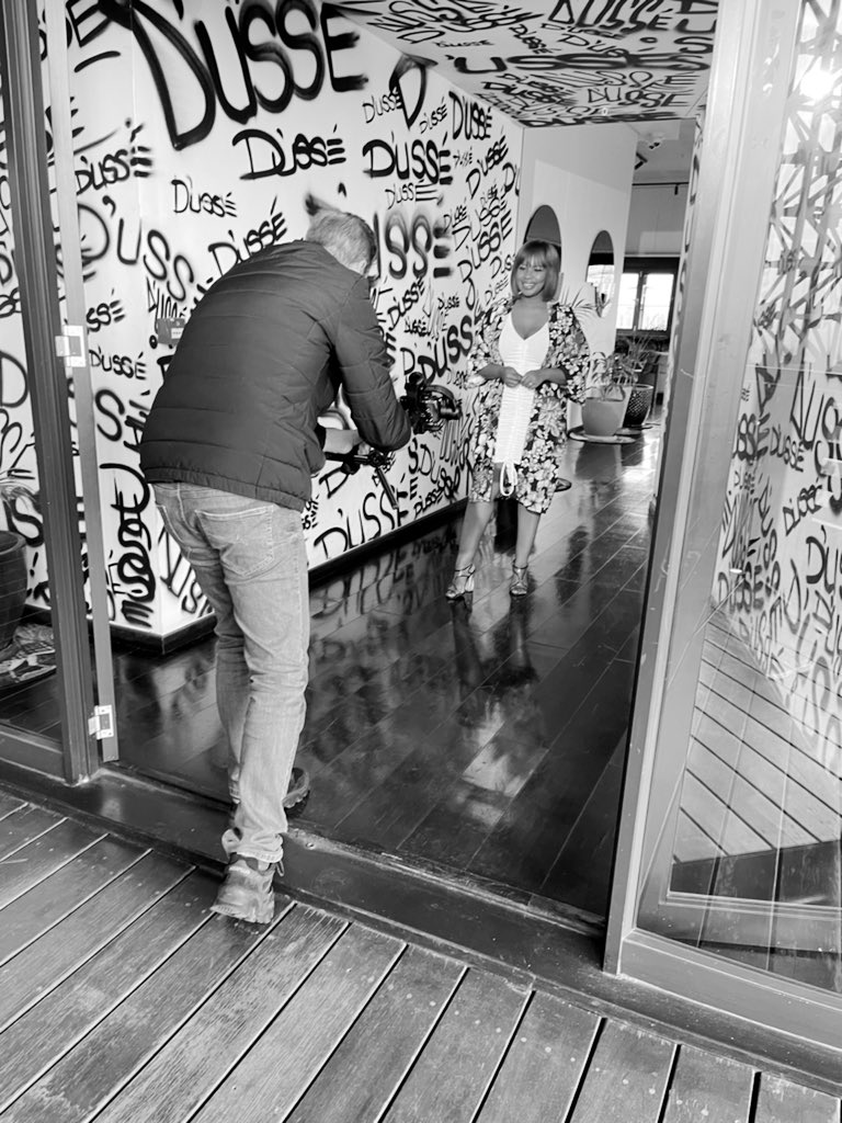 SimplyCarol8's tweet photo. Inner city Jozi at #HallmarkHouse with my @OldMutualSA family 💚 💫🎥 https://t.co/Co0ChVlZ0h