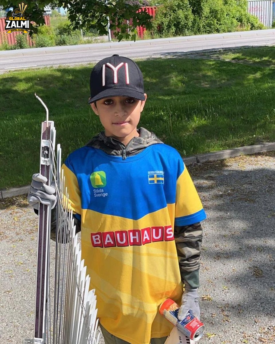 GlobalZalmi's tweet photo. @AlbyCricket 🇸🇪 a registered club of @globalzalmi  participated in cleanliness activity with the Swedish Govt. to promote safe, healthy, oxygenated &amp; green🍀 environment for generations to come! 

#GlobalZalmi #ZalmiFoundation #BringingBackSmiles #PeshawarZalmi @JAfridi10 https://t.co/J9WEa1ujQJ