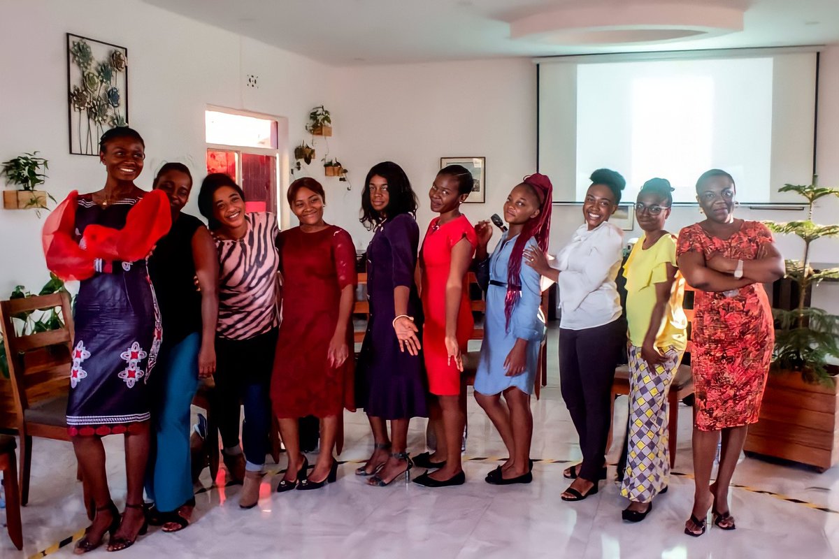 RdcSadek's tweet photo. Le Réseau des Femmes Entrepreneurs de la SADEK representé par ses membres a pris part à la table ronde des femmes actuelles organisée le 08/05/2022 La table ronde des femmes actuelles est un cercle de discussions constructives sur des sujets liés à notre vécu de femmes @ONUFemmes https://t.co/3bZjxvfl32