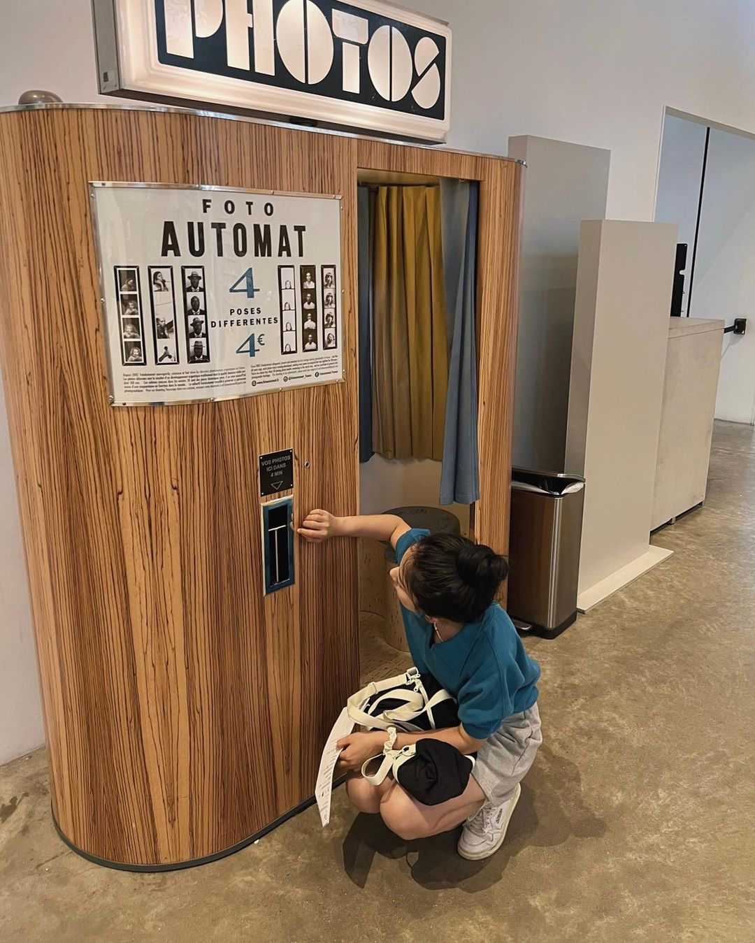 Palais de Tokyo on Twitter "Une petite photo souvenir ? Le photomaton se trouve en face de la