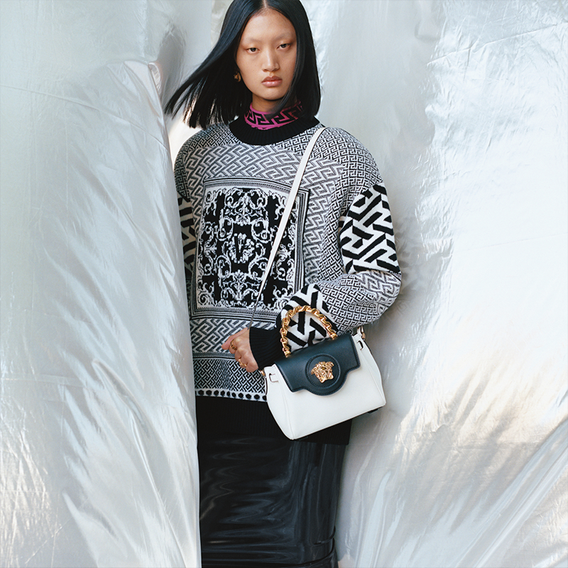 Versace's tweet photo. New season Versace women's and men's styles, now at https://t.co/3RxPsl4NwR.