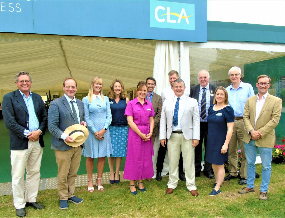 Hosting @Tim_J_Rycroft @TheAHDB CEO at our @CLAtweets stand @greatyorkshow yesterday, along with members to discuss data-sharing, levy issues post the consultation and international marketing. All very informative and reassuring about the way forward.