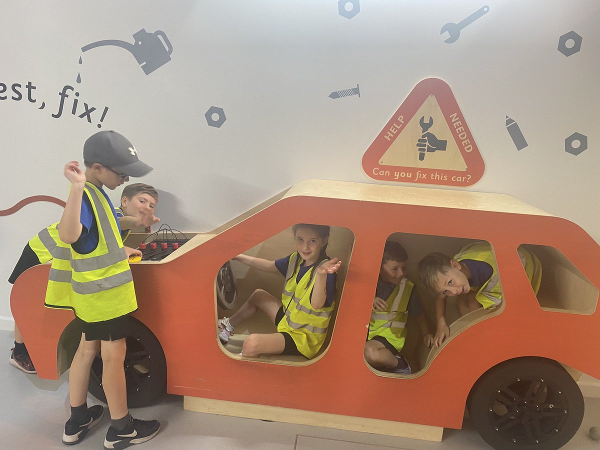 OLWayside's tweet photo. So much talent in Year 1. Need you engine fixed, try our mechanics from 1Y! #MiniBrum #Thinktank https://t.co/0TG066D1Ja
