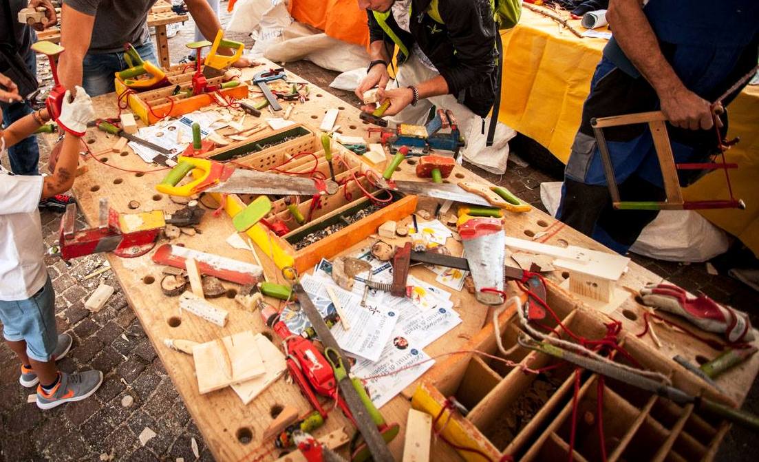 📌Cosina Nonesa en ti Somasi da Fon
➡Grande e attesissimo ritorno della FALEGNAMERIA DIDATTICA!!!
Il 13 e 14 agosto a Fondo il divertimento è assicurato, per grandi e piccini!!!
🥨🥓🧀🥔🍷☕️🍪